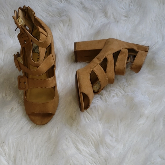Chinese Laundry Shoes - Chinese Laundry | 6 strapped open toe heels